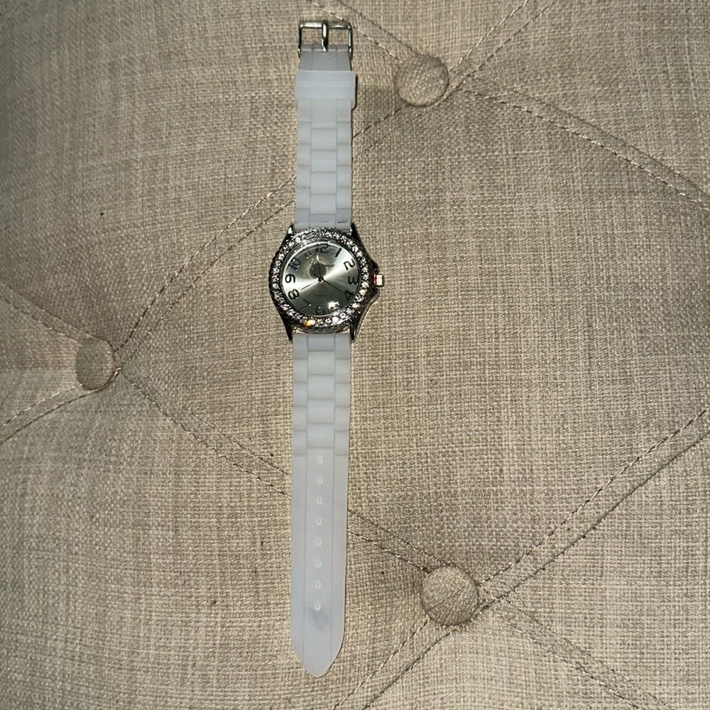 Geneva quart watch
